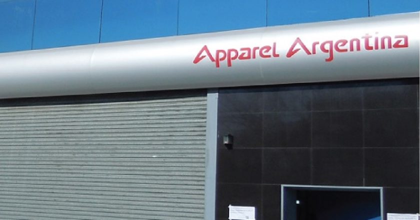 Trabajadores del lavadero Apparel fueron rodeados por la Policía porteña mientras reclamaban salarios impagos