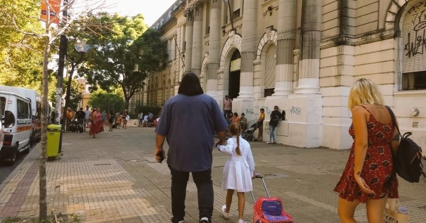 Suteba le pidió a Kicillof que faculte a los directivos de las escuelas a licenciar a los docentes