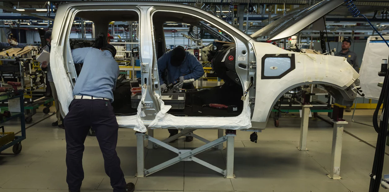Por el impacto del Coronavirus, las automotrices analizan detener la producción desde el lunes