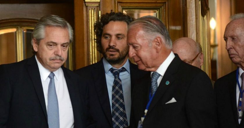 En medio de la crisis, el Gobierno prorrogó por tres meses la revisión de las designaciones de Macri