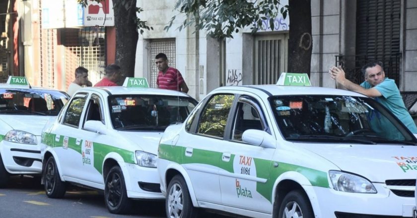 Alcohol en gel, barbijos y guantes, el kit de los tacheros para seguir trabajando en la pandemia