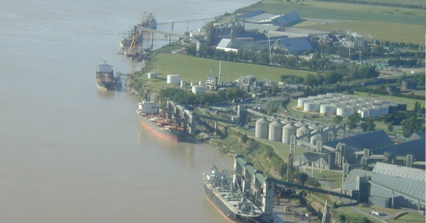 Con medidas preventivas, continúa la estiba «por exigencia excepcional de la economía nacional»