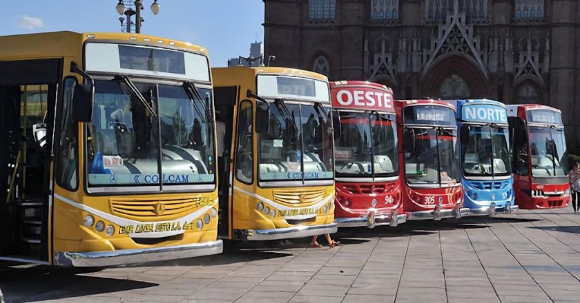 Los trabajadores de la salud viajarán gratis en el transporte público en La Plata