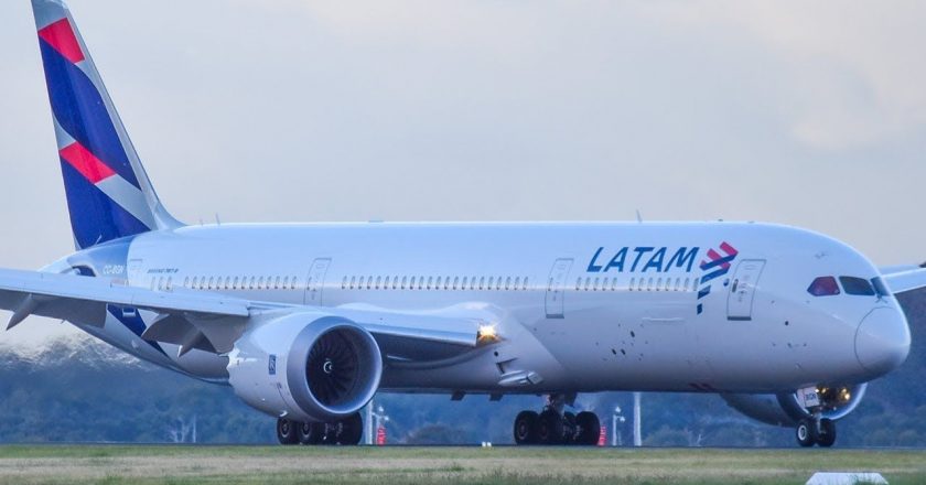 Aeronavegantes denunció que LATAM le descontó los días de cuarentena a sus empleados