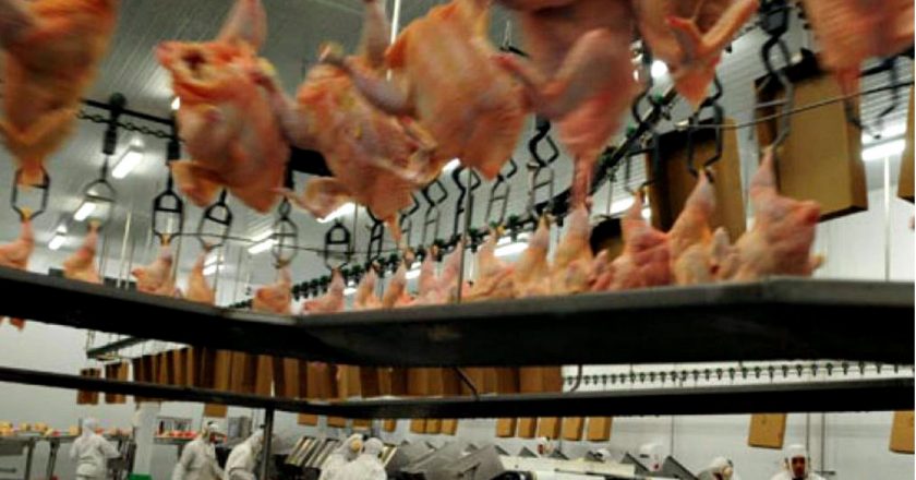 Granja Tres Arroyos quiere bajarle los salarios a sus empleados en plena pandemia