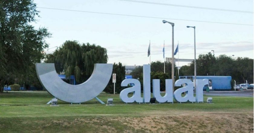 Aluar anticipó que no pagará los salarios completos de abril
