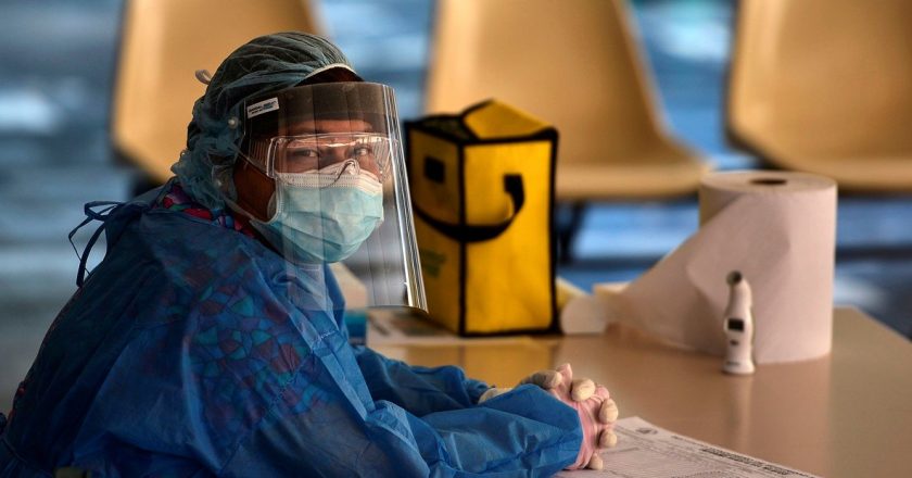 Llega al Senado un proyecto de ley para considerar al Covid-19 como enfermedad laboral