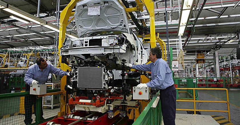 Córdoba: Ante la previsión de la caída de la producción, Nissan Renault abrió el registro para retiros voluntarios de trabajadores
