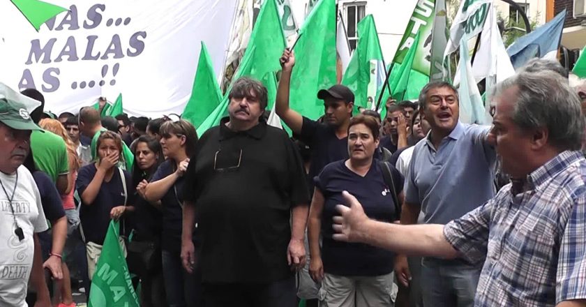 Pignanelli promueve el modelo SMATA de suspensiones con salarios recortados para evitar despidos