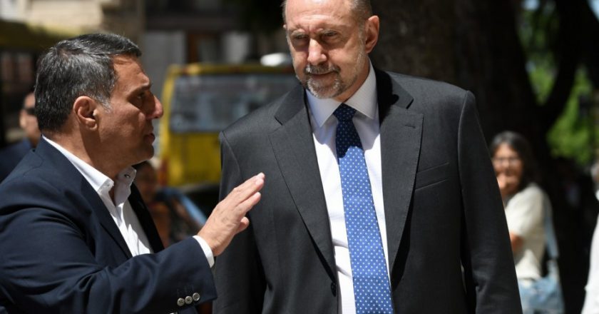 El gobierno de Santa Fe no puede garantizar el pago de sueldos a sus empleados