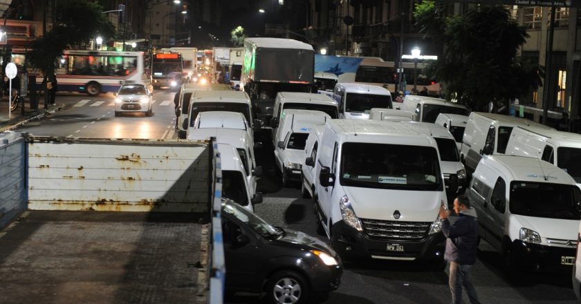 Fleteros piden que la rama «expresos y mudanzas»vuelva a trabajar