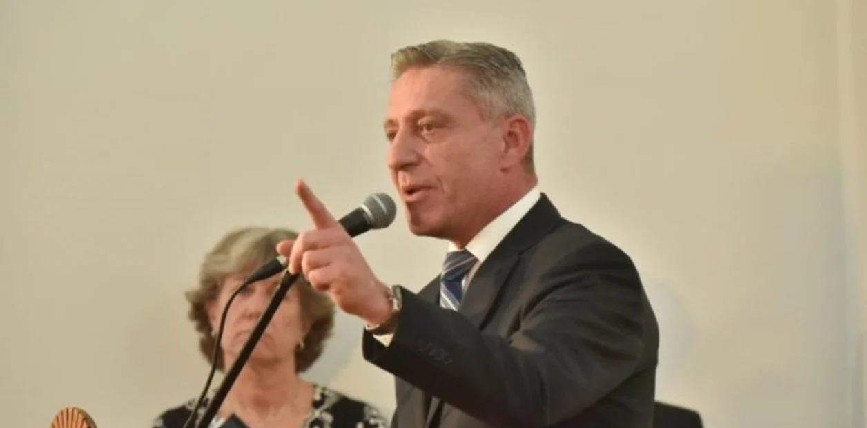 Recién hoy Chubut completó el depósito atrasado de salarios de febrero a los estatales