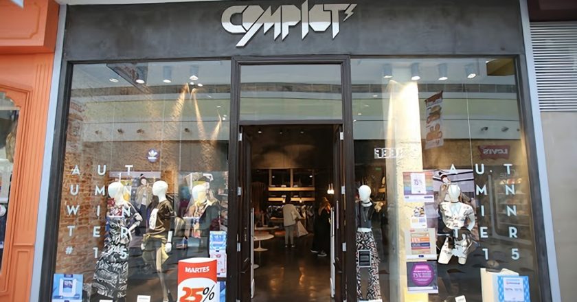 Complot ignora la prohibición y despide a todos sus empleados de los shoppings