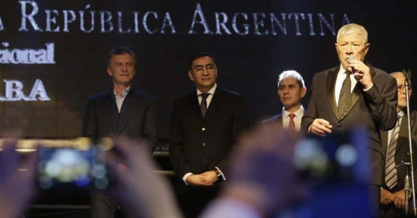 Camaño y Barrionuevo pactaron recortes salariales de hasta 25% para los gastronómicos