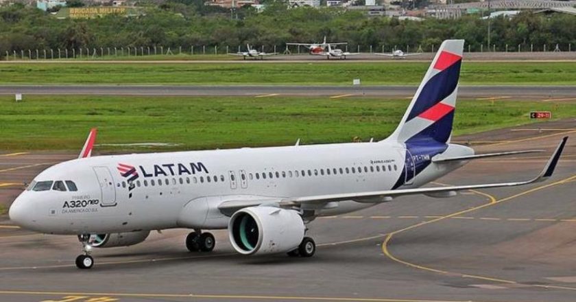 LATAM suspende al personal y recorta compulsivamente los salarios al 50% por 3 meses