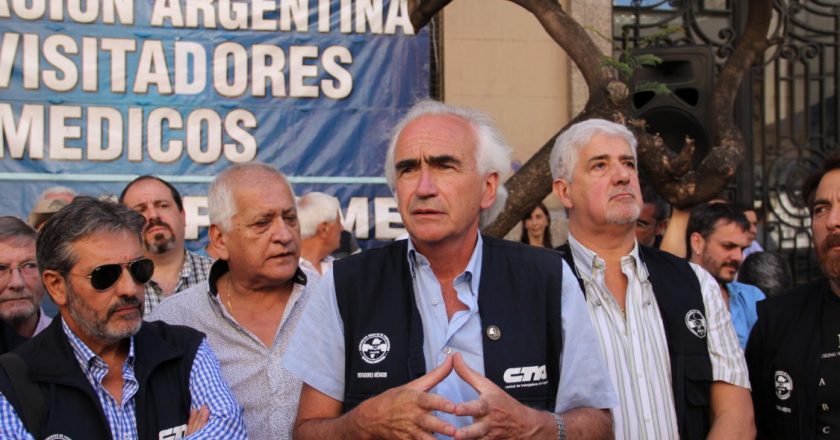 Gremio de visitadores médicos cerró suspensiones pero con salarios al 100%