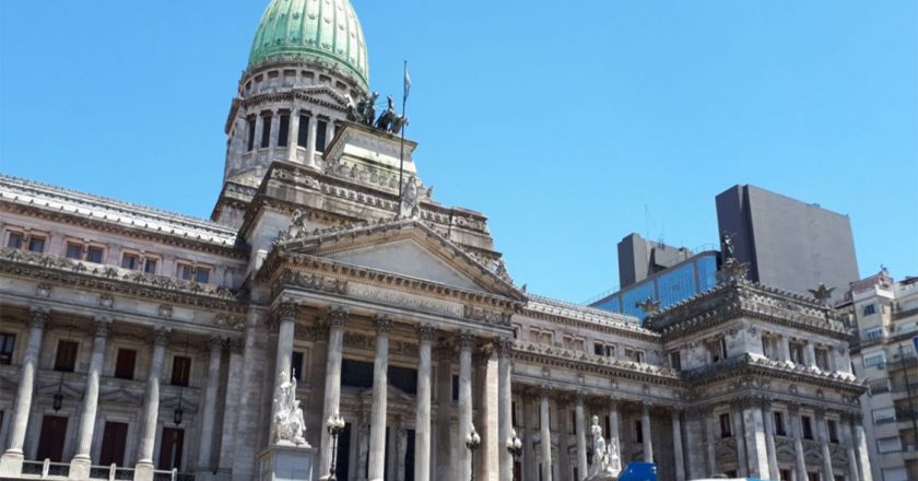 Gremios legislativos celebraron el bono y acusaron de demagogos a los bloques de Juntos por el Cambio