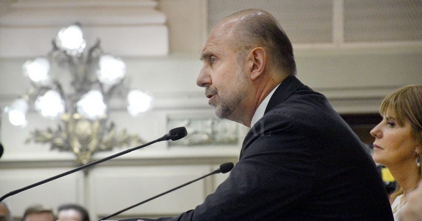 Perotti avisó que las paritarias de los estatales «se retomarán» cuando termine la pandemia