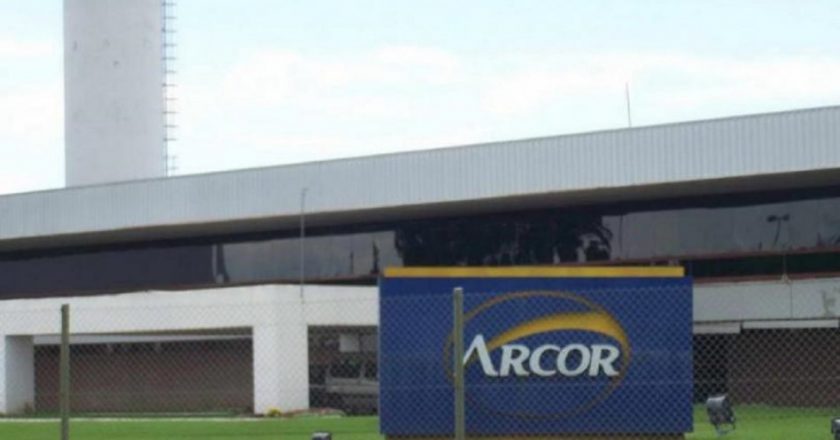 Deciden un paro en las plantas de Arcor para protestar contra los recortes salarios en plena pandemia