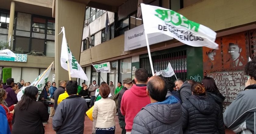 Córdoba quiere reducir salarios de los municipales para ahorrar y el gremio le recuerda a Llayrola que gasta 125 millones en consultoras