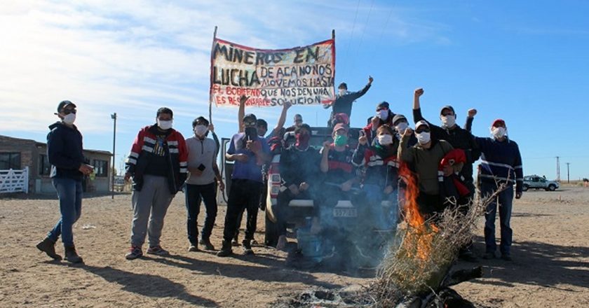 Neuquén: Mineros cortan la ruta 22 tras dos meses sin cobrar