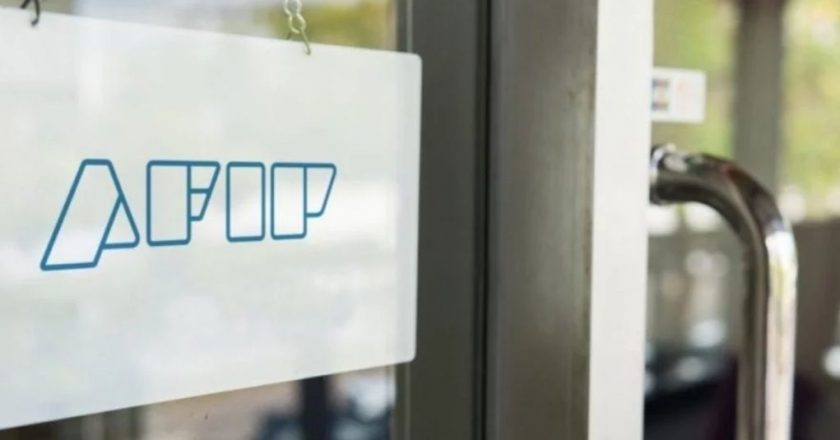 El Gobierno paga hasta el 50% de otros 150 mil salarios del sector privado