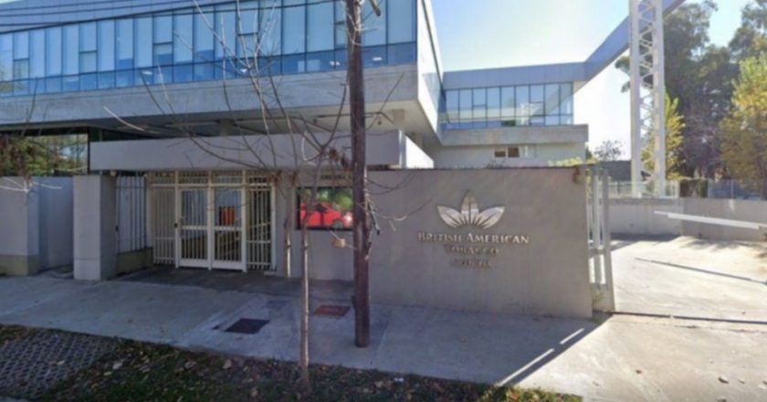 Gremios del tabaco presionan por la habilitación de la planta de Nobleza Piccardo ante la amenaza de cierre