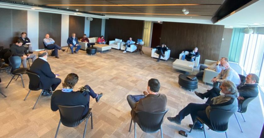 El titular de Aerolíneas le aseguró a los gremios que con la fusión no habrá despidos ni rebajas de salarios