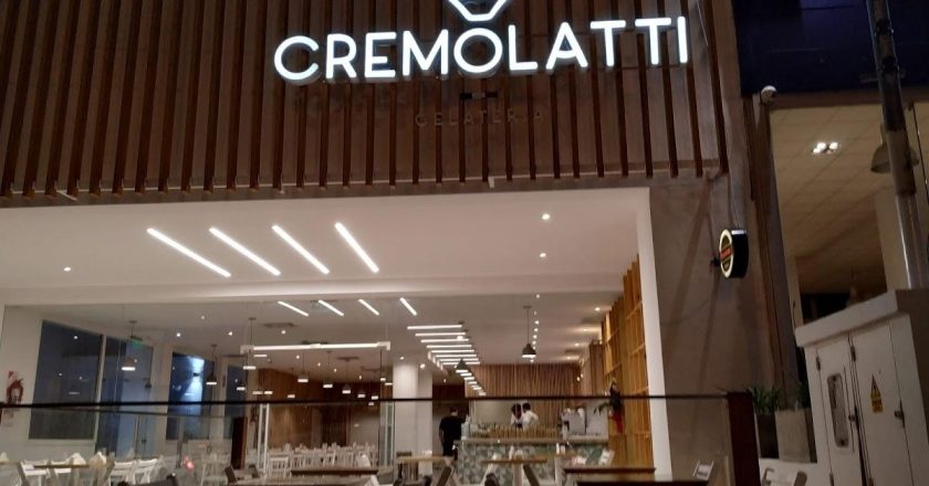 Grave: Denuncian que una franquicia de la heladería Cremolatti le roba el IFE a sus trabajadores