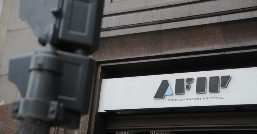 Tras los escándalos con Clarín y Techint, profundizan controles a grandes empresas que reciben apoyo para pagar salarios