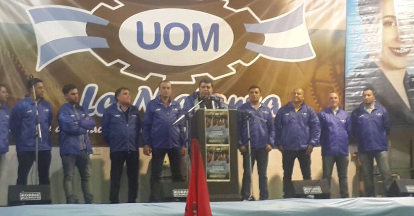 Metalúrgicos denunciaron que Acindar «extorsiona a los trabajadores para que acepten suspensiones»