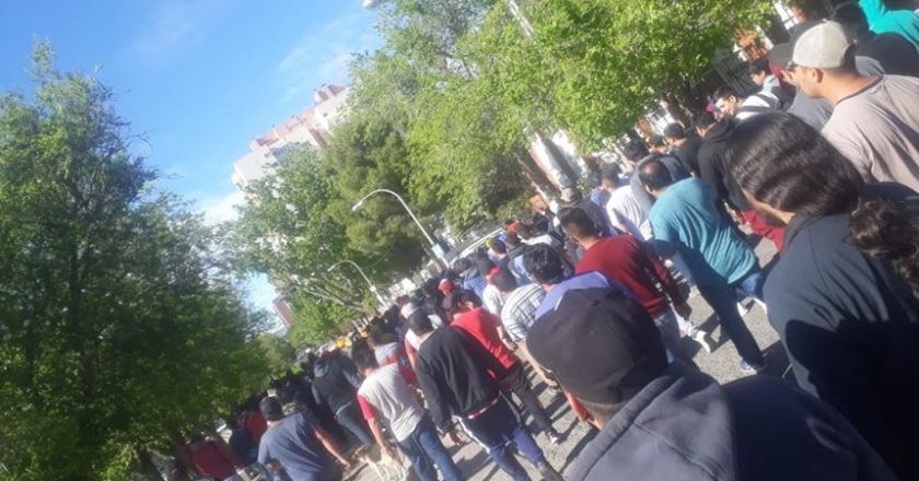 Desocupados de la construcción cortaron las rutas de Cutral Có y Plaza Huincul