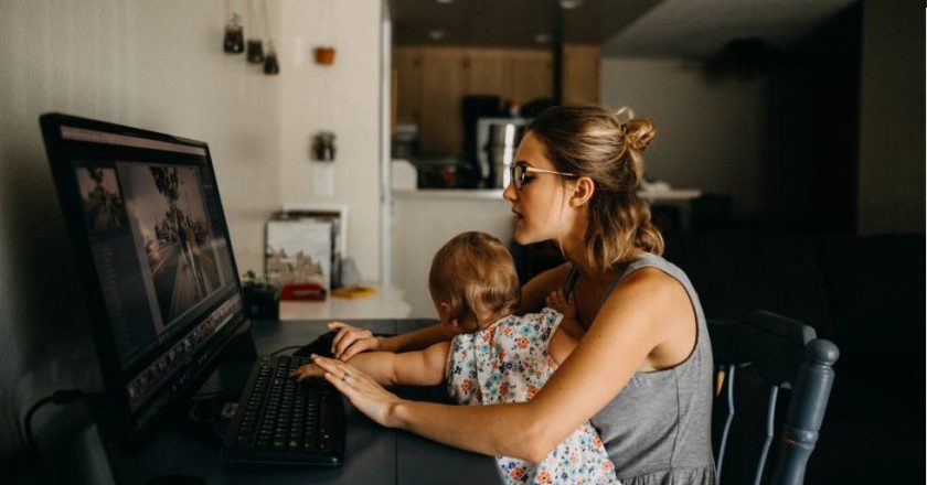 Casi la mitad de las trabajadoras porteñas no tiene con quien dejar a sus hijos si se levanta la cuarentena