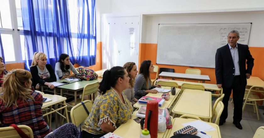 Hace dos meses que Ferraresi no le paga a los docentes de los institutos de arte