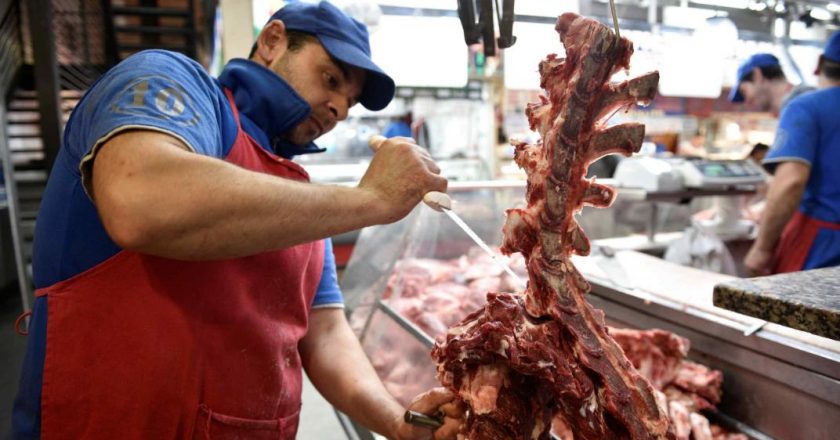 Federación de la Carne rompe el silencio paritario y abrocha una suba salarial del 17% por un trimestre