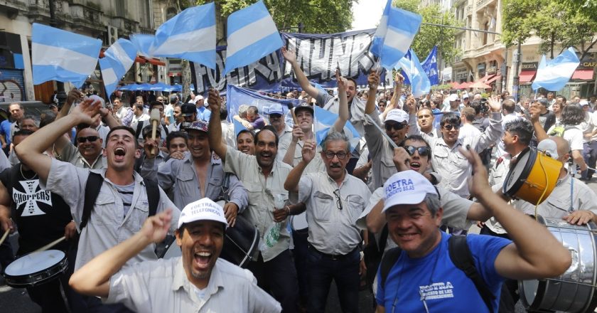 Los telefónicos salieron a desmentir que hayan aceptado un congelamiento de los salarios