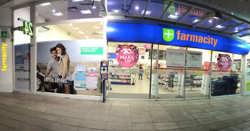 La justicia laboral ordenó a Farmacity reincorporar a un trabajador despedido durante la pandemia