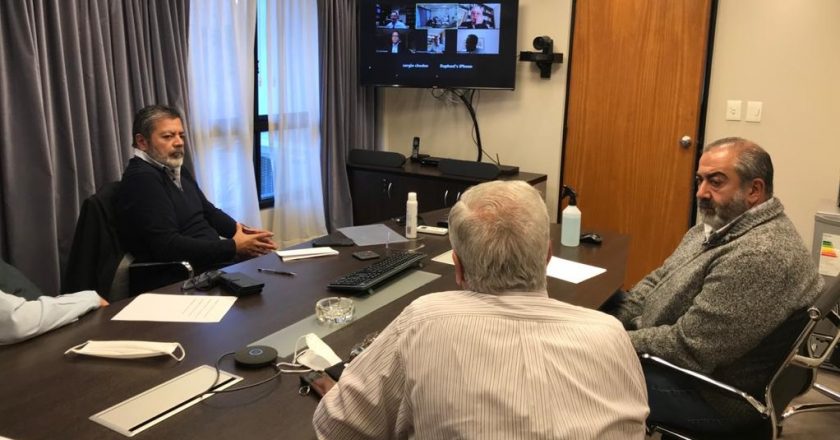 La CGT y la UIA extienden su acuerdo de suspensiones con el 75% del sueldo