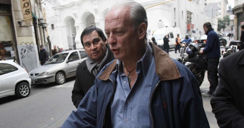 Fernández pidió posponer las paritarias y UPCN le advirtió que los estatales no serán «la variable de ajuste»