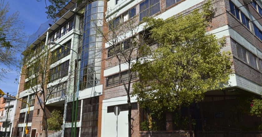 Denuncian suspensiones sin goce de sueldo en el exclusivo Colegio Norbridge