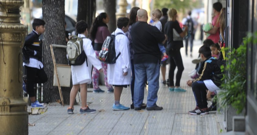 Vacuna antigripal y test para detectar coronavirus, el combo para los docentes jujeños que volvieron a las aulas