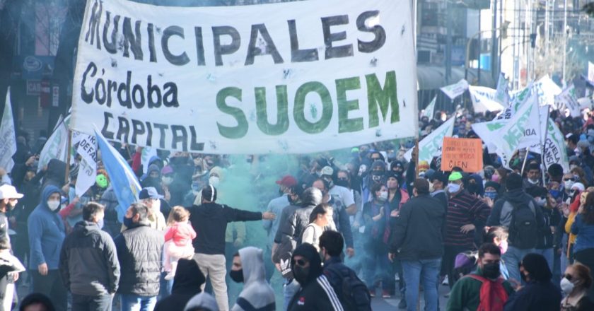 Crecen las protestas de docentes y municipales contra reforma previsional de Schiaretti y el ajuste de Llaryora