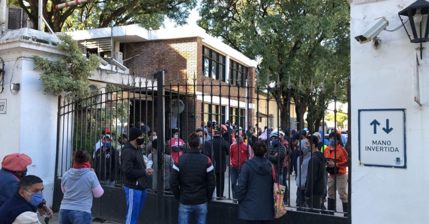 Denuncian que hay unos 500 vareadores «esclavizados» en el Hipódromo de Palermo