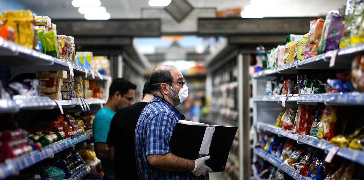 Sin cobertura de los medios, ya son más de 400 los trabajadores de supermercados contagiados de Covid-19
