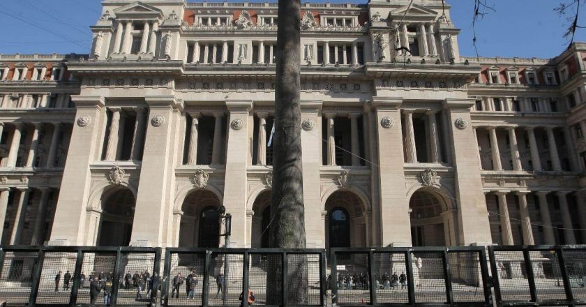 La Corte dispuso que también los judiciales cobren el aguinaldo en cuotas