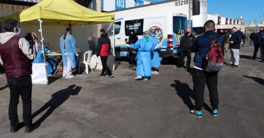 Una semana más tarde y 28 contagios después, lograron que COTO cumpla el protocolo en Lanús