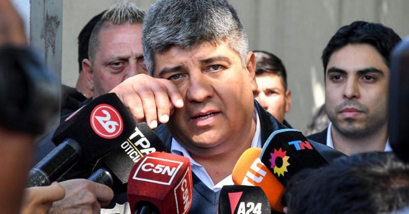 Moyano sale pegando y va por la exención de los camioneros de Ganancias