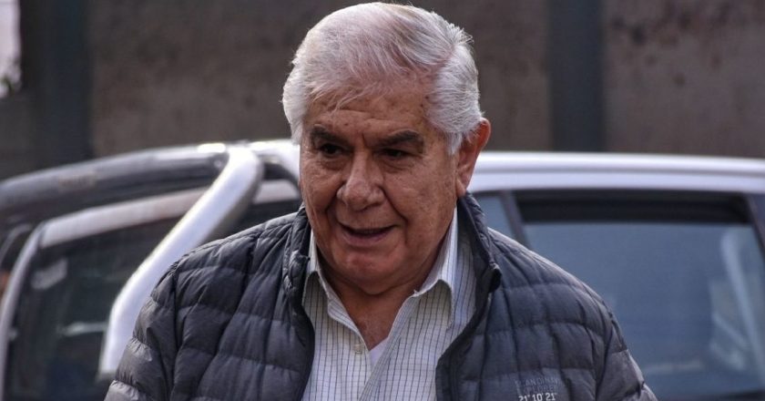 Pereyra se corta solo, firma un tope salarial para los petroleros y les descuenta un 4%