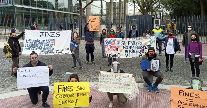 Gremios docentes marchan a Educación contra cuotificación del aguinaldo y el viernes paran en la UBA