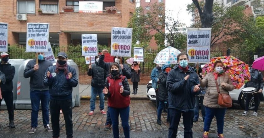 Era esencial hasta que protestó: despiden a un enfermero por pedir mejores condiciones laborales
